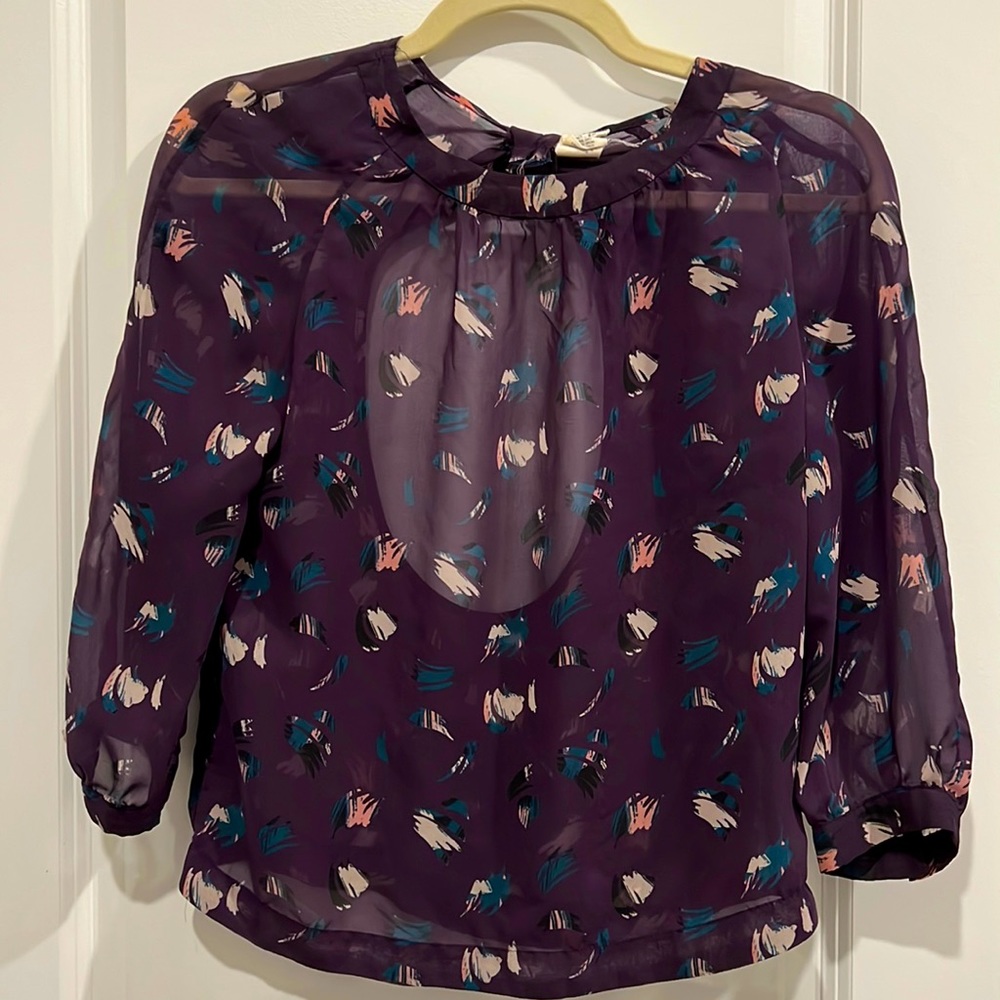 XS Sheer 3/4 sleeve top with keyhole back. Brand COPE